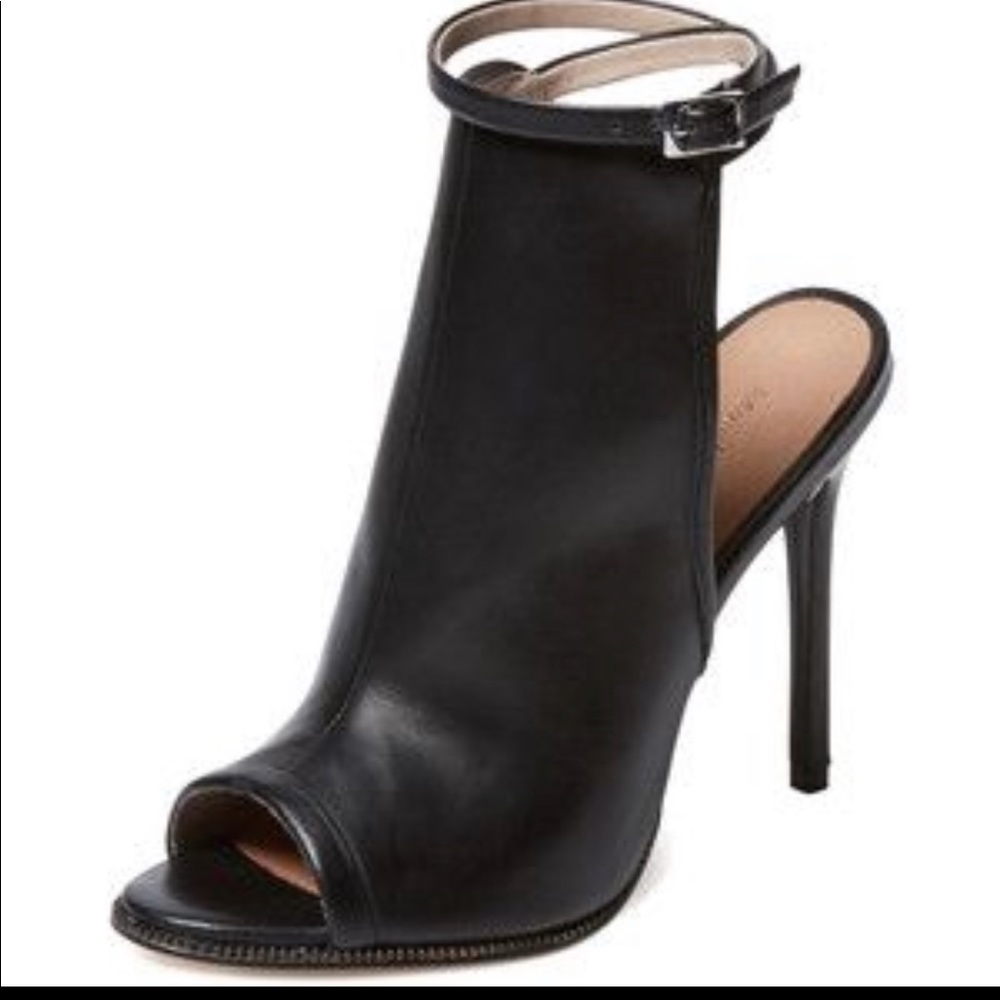 Maiden lane harmony peep toe shoe. Beautiful ❤️